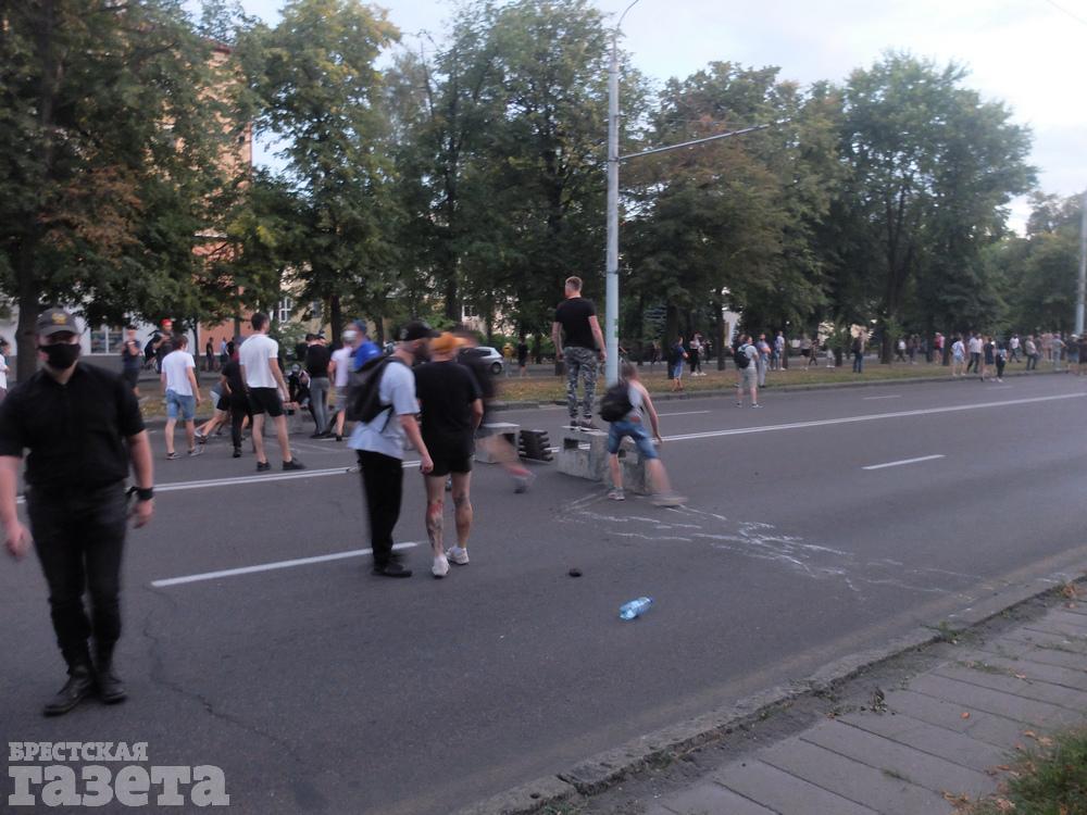 Акция протеста в Бресте 10 августа, на второй день после выборов президента. Фото: Наталья ДЯДИЧКИНА, "Брестская газета"