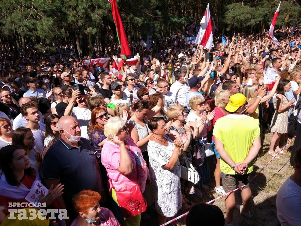 Митинг Светланы Тихановской в Бресте 2 августа 2020 года. Фото: Виктор МАРЧУК. «Брестская газета»