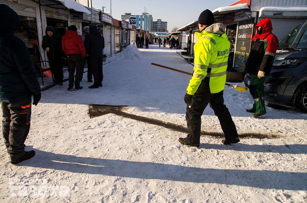 Торговля на брестском авторынке в большой мороз. Фото: , "Брестская газета"