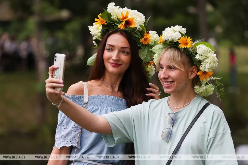 Гости на Купалье в Беловежской пуще 6 июля 2023 года. Фото: БЕЛТА