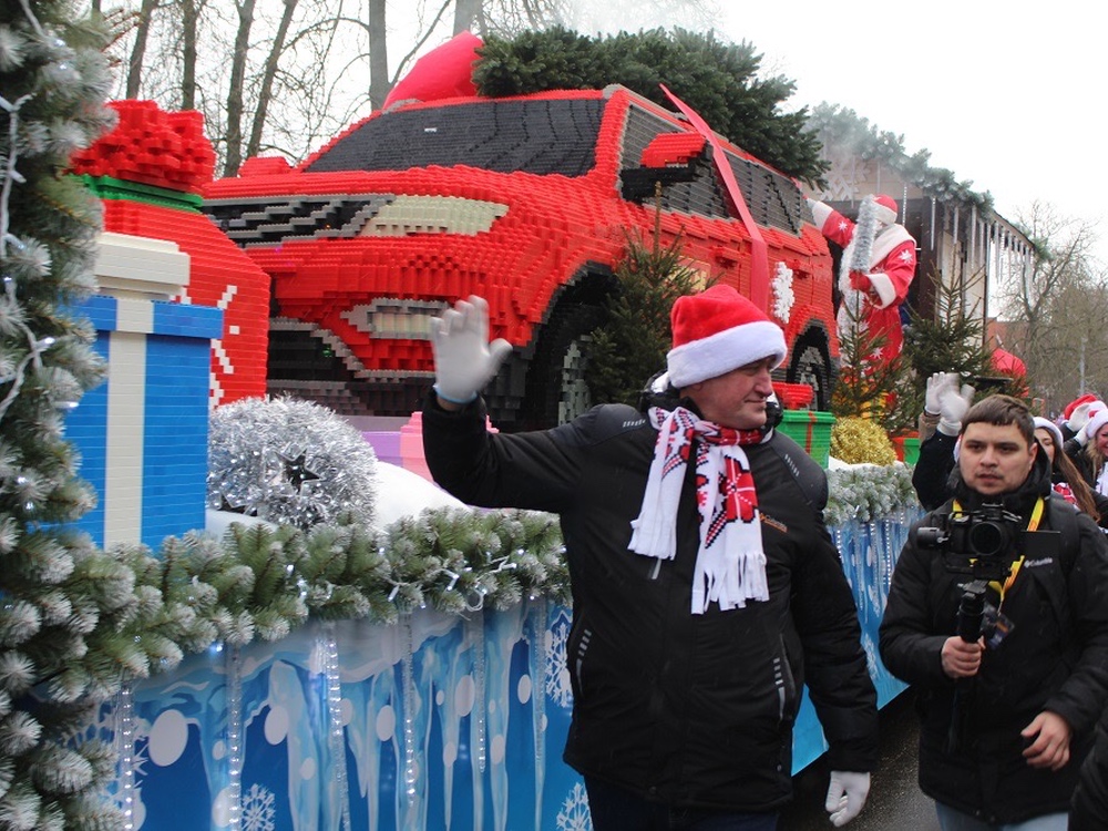 Geely: композиция фабрики игрушек «Полесье».