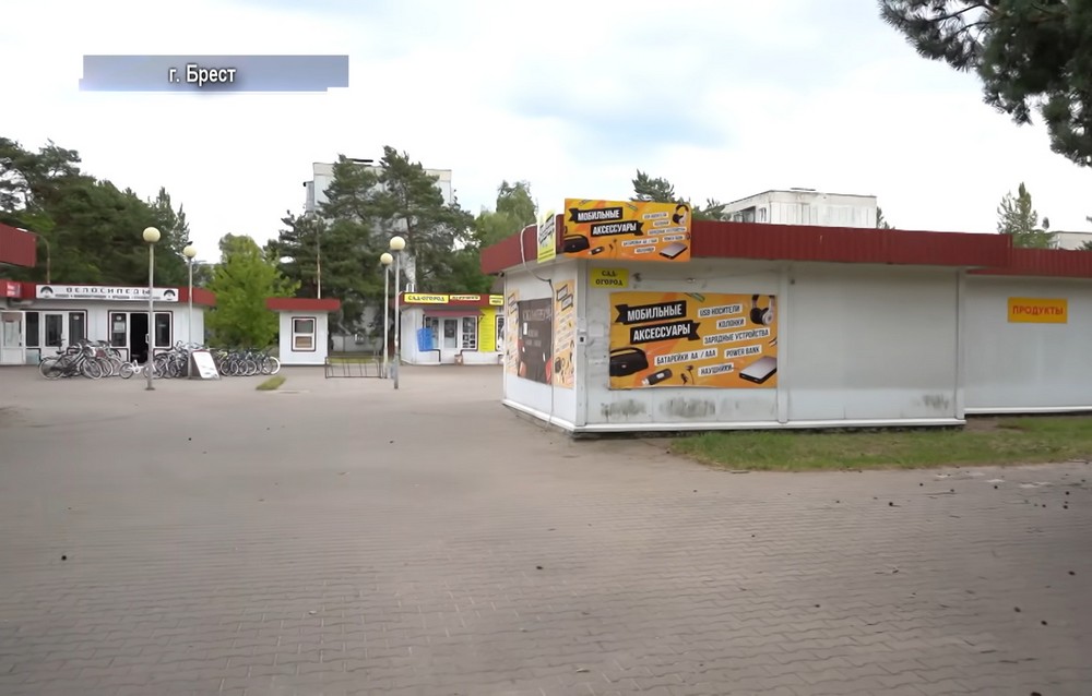 Мини-рынок в Южном, который снесут из-за строительства детского сада. Скриншот видео