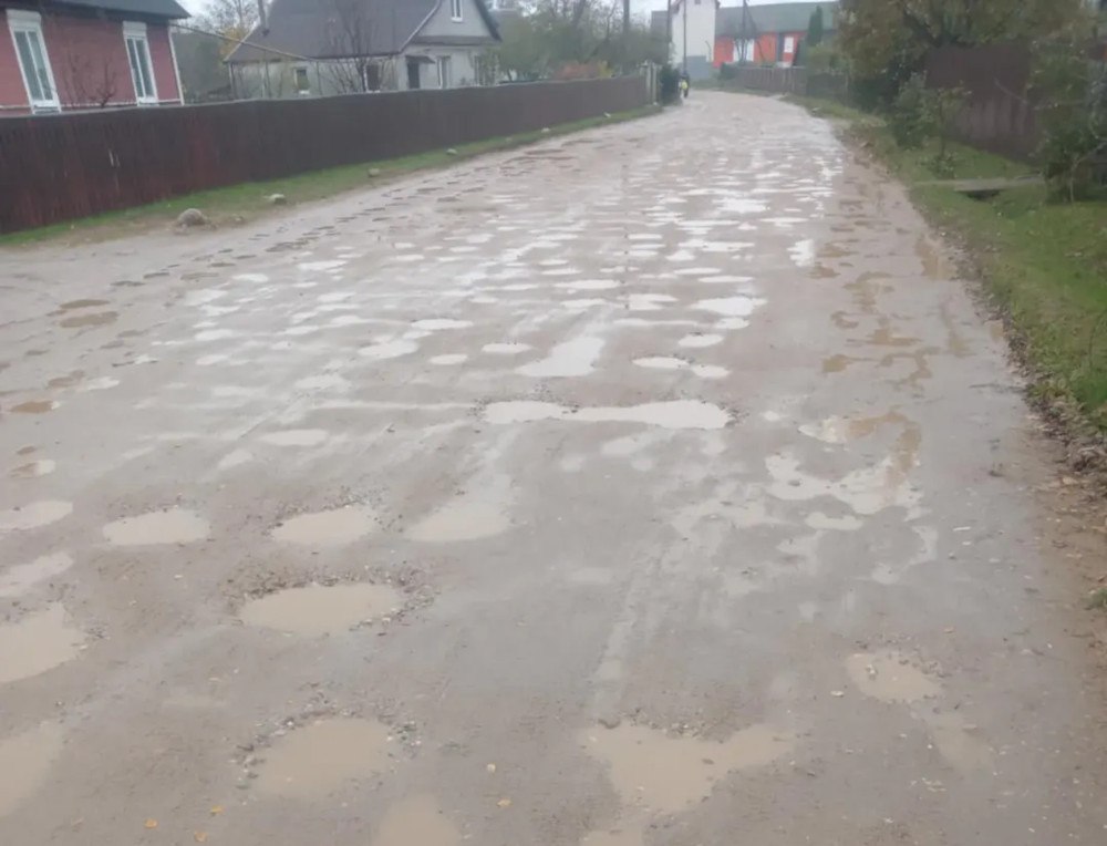 Дорога в Слониме, которую власти отказались ремонтировать
