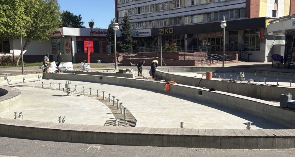 Обновление фонтана на улице Советской в Бресте. Фото: ЖКХ Бреста