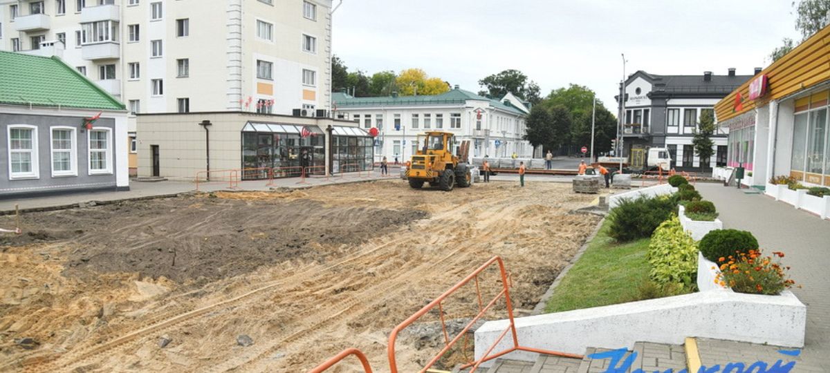 Благоустройство территории между улицами Царюка и Комсомольской, напротив магазина «Подарки» в Барановичах