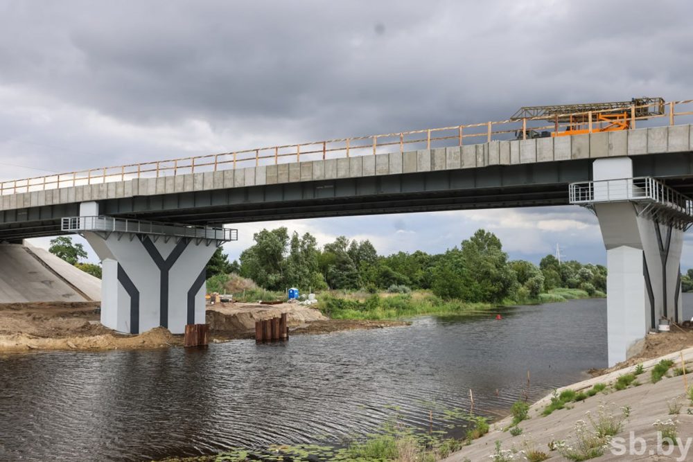 Мост через Мухавец в Кобрине, который откроют 17 сентября 2026 года