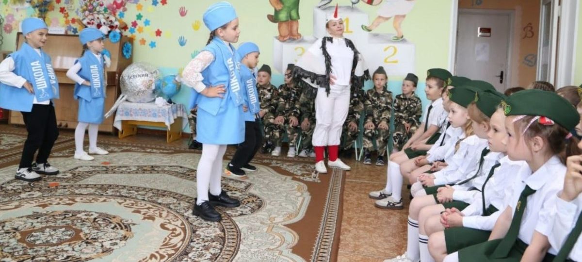 дошкольники в военной форме